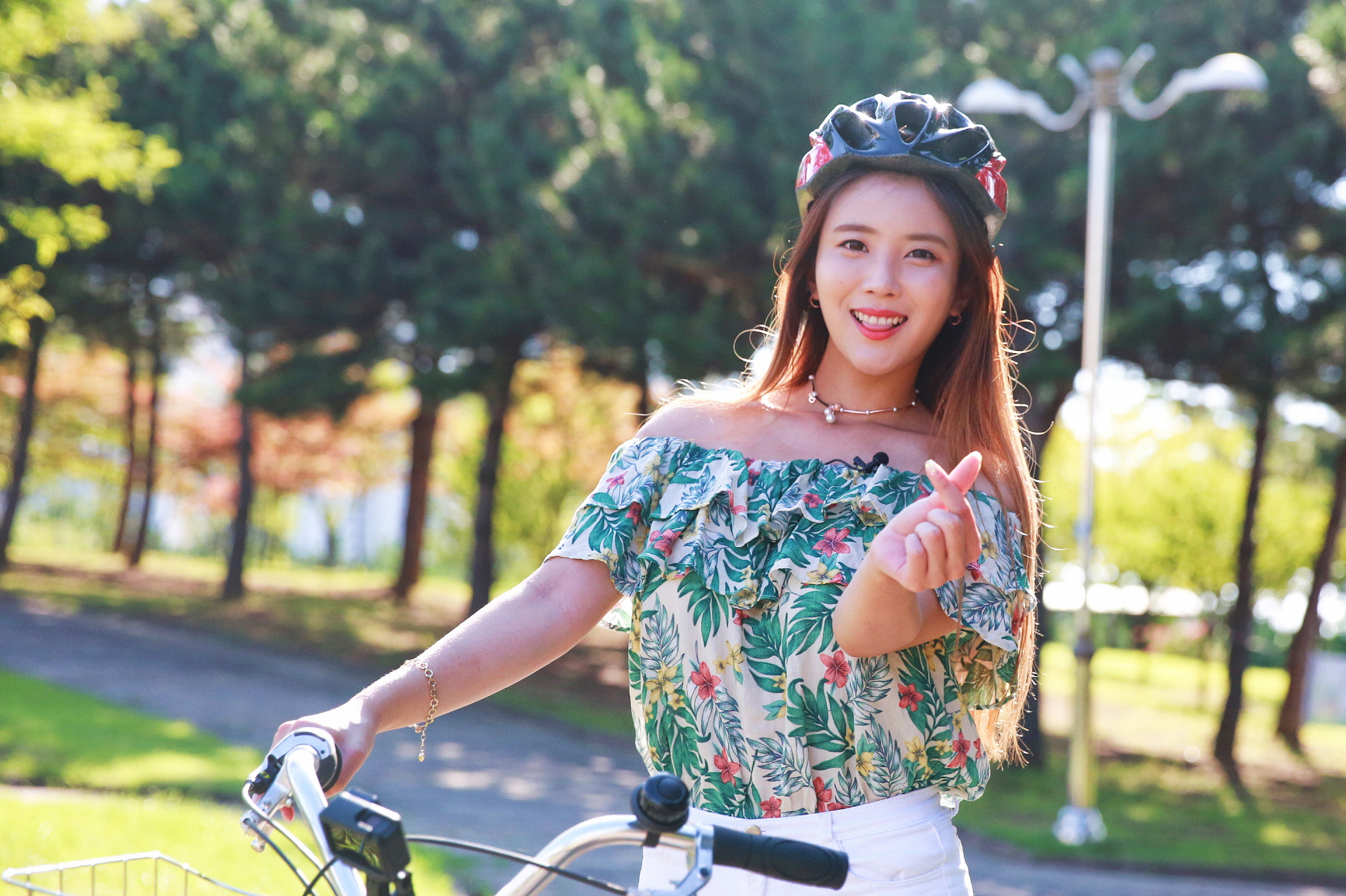 숲으로 가득 찬 안산에서 힘찬 라이딩 즐기세요