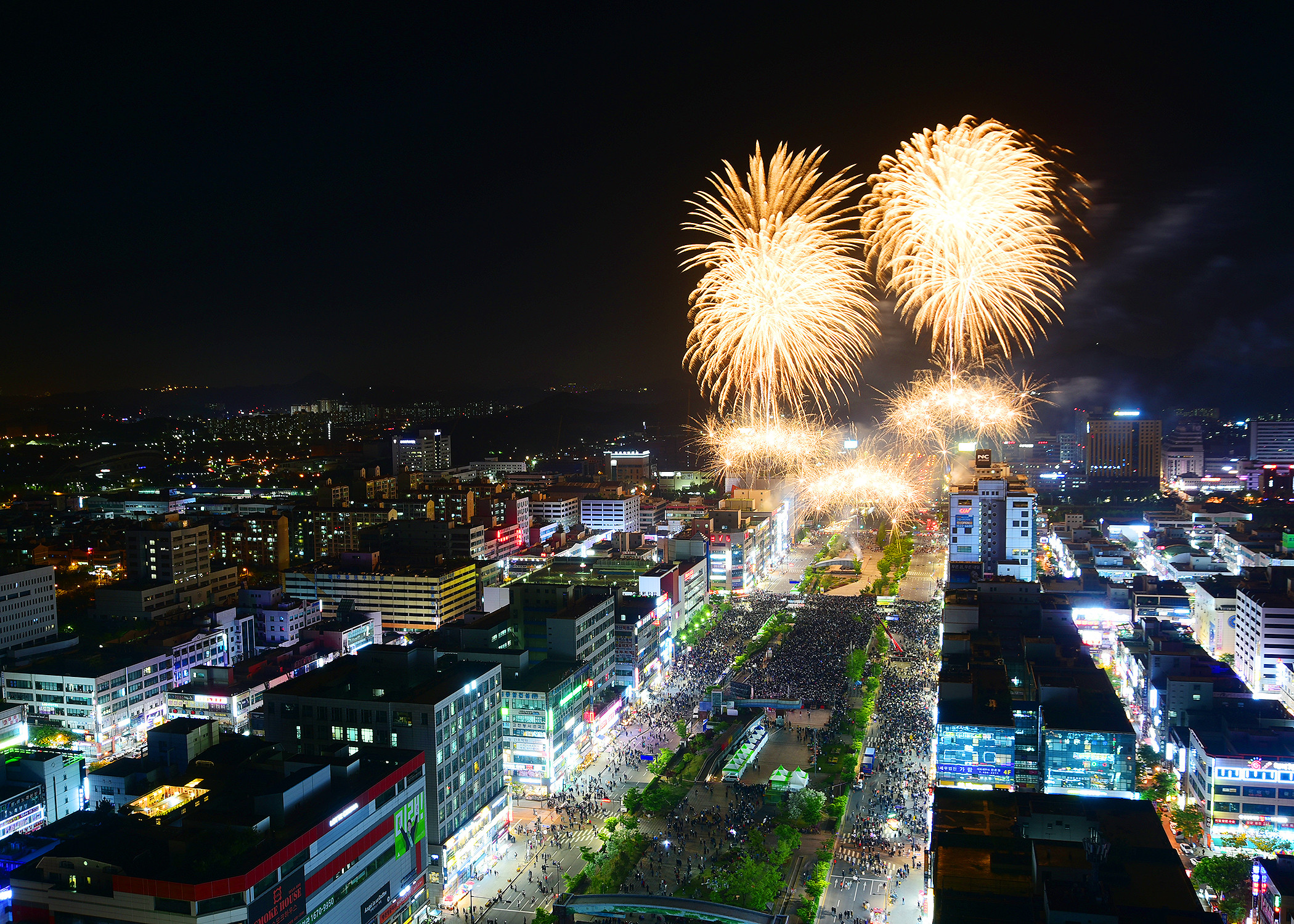 거리극 현장의 생생함, 모바일로 즐기다
