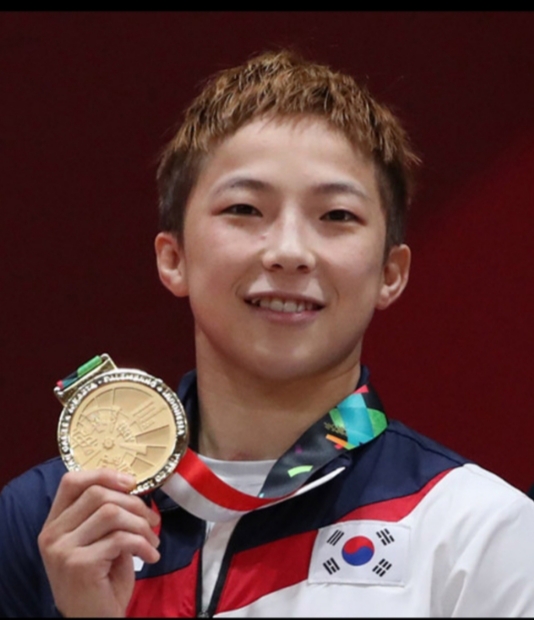 대한 유도의 간판 안산의 정보경 금빛 업어치기