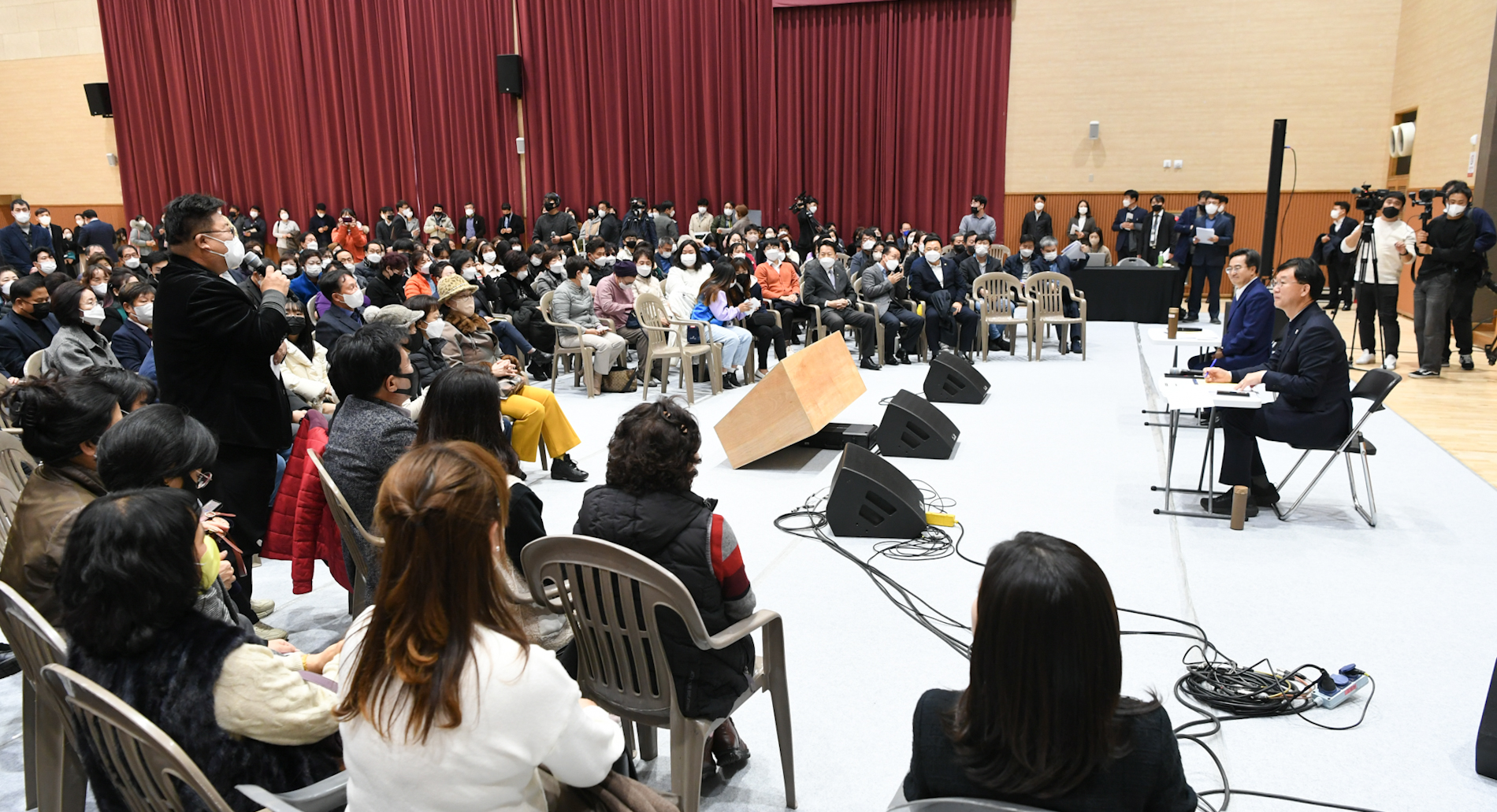 안산에서 열린 ‘민생현장 맞손토크’ …경기도와 민생해결 머리 맞대