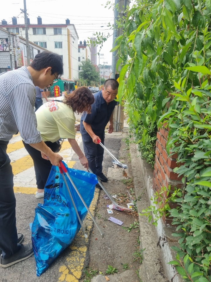 안산시 고잔동 지사협, 마을환경정비·복지사각지대 발굴 캠페인