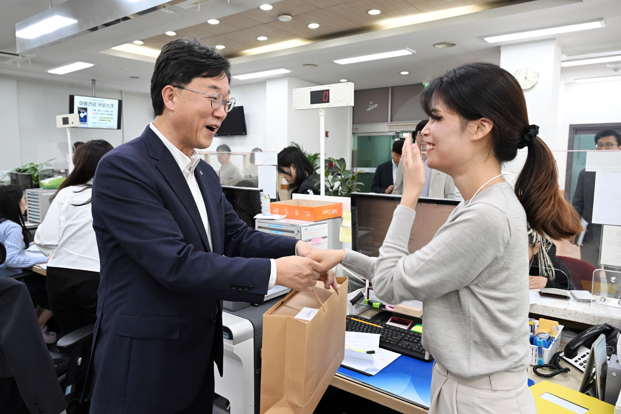 안산시, 새내기 공직자에게‘웰컴박스’로 따뜻한 환영