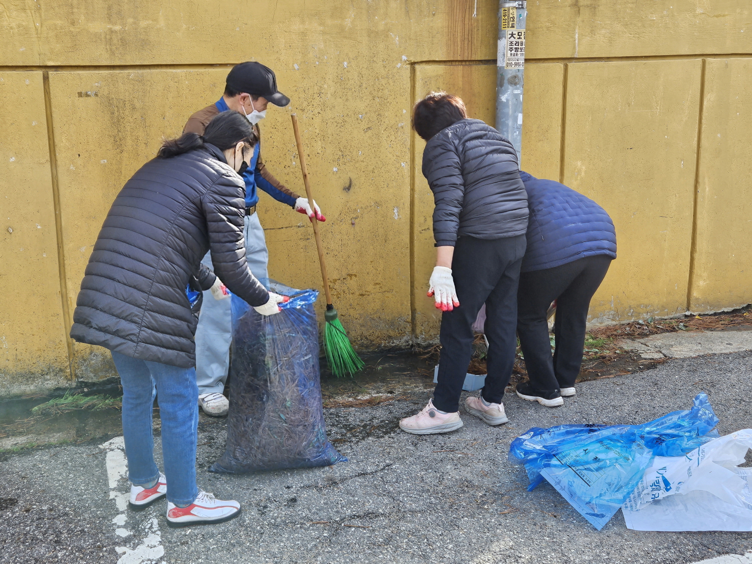 안산시 고잔동 유관단체 자원봉사자, 환경정비 활동 나서