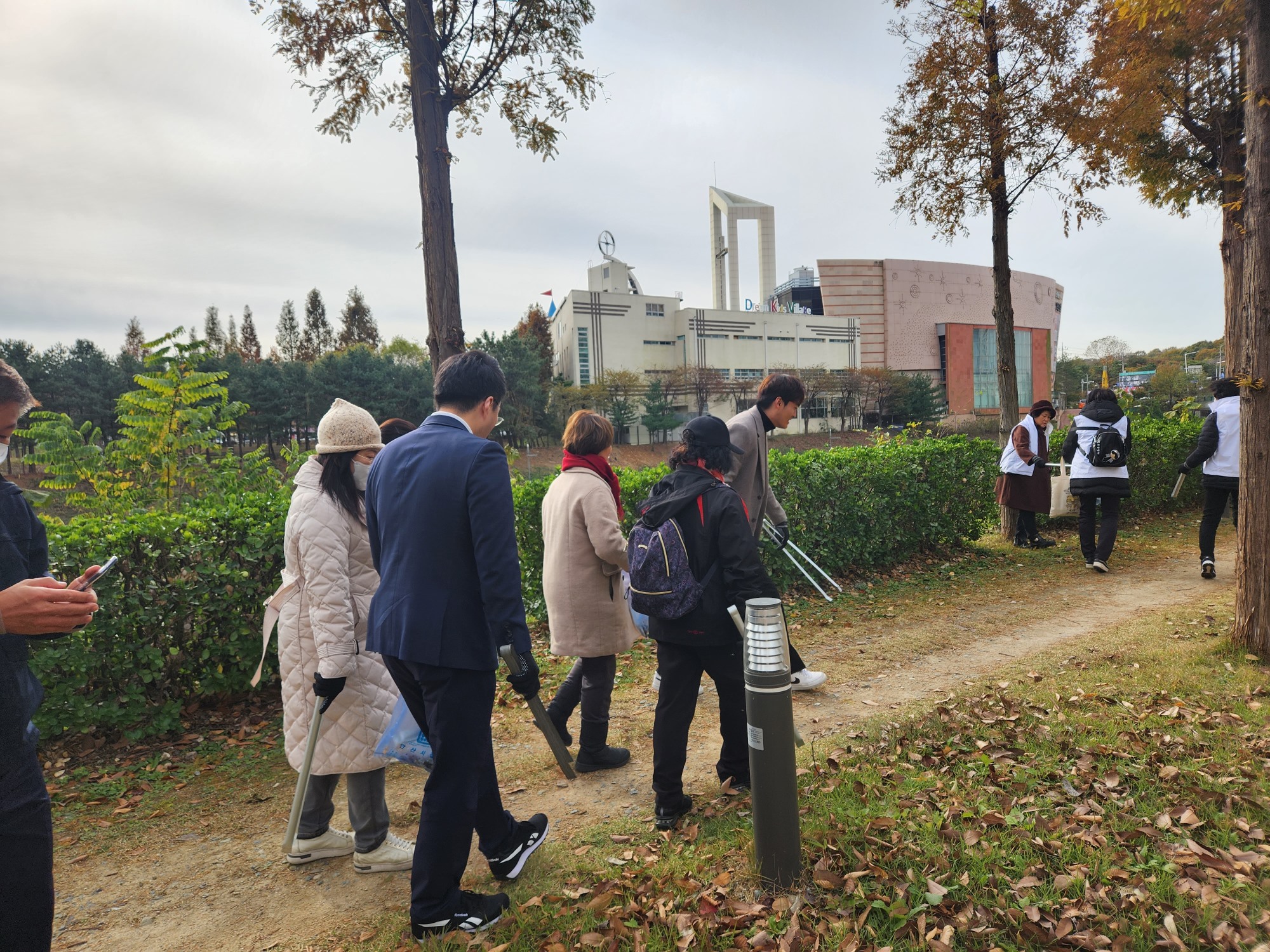 안산시 호수동 주민자치회,‘줍킹&호수둘레길 걷기 축제’성료