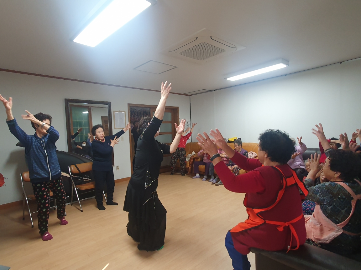 안산시 대부동, 찾아가는 치매 예방 프로그램 ‘두근두근 체조교실’진행