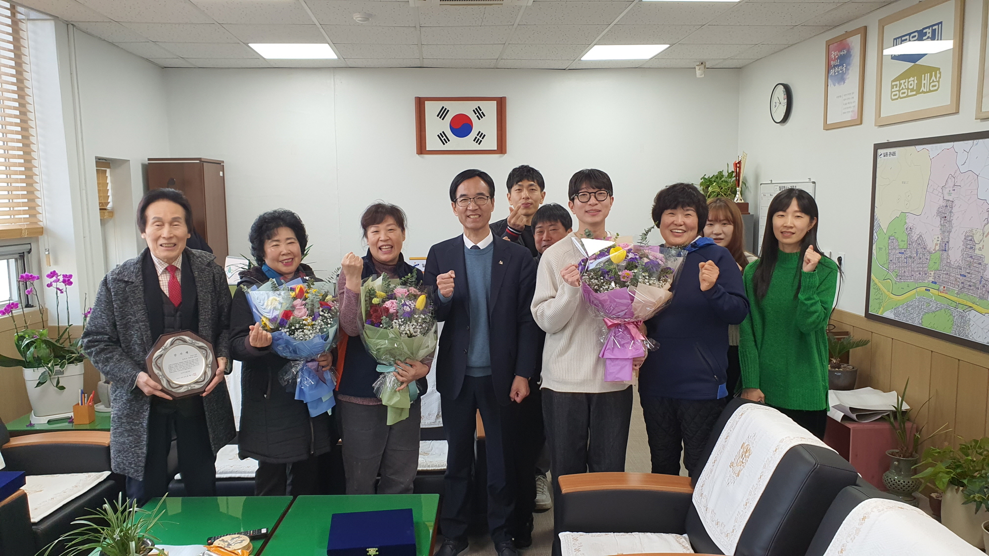 안산시 일동, 작지만 의미 있는 감사패 수여