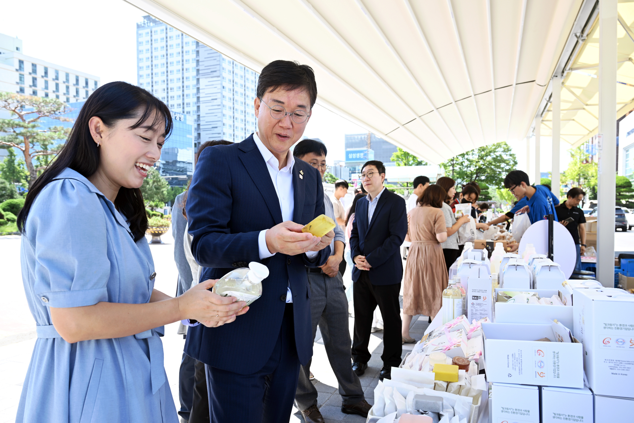 안산시, 장애인 직업재활시설 생산품 홍보·후원금 전달식 가져