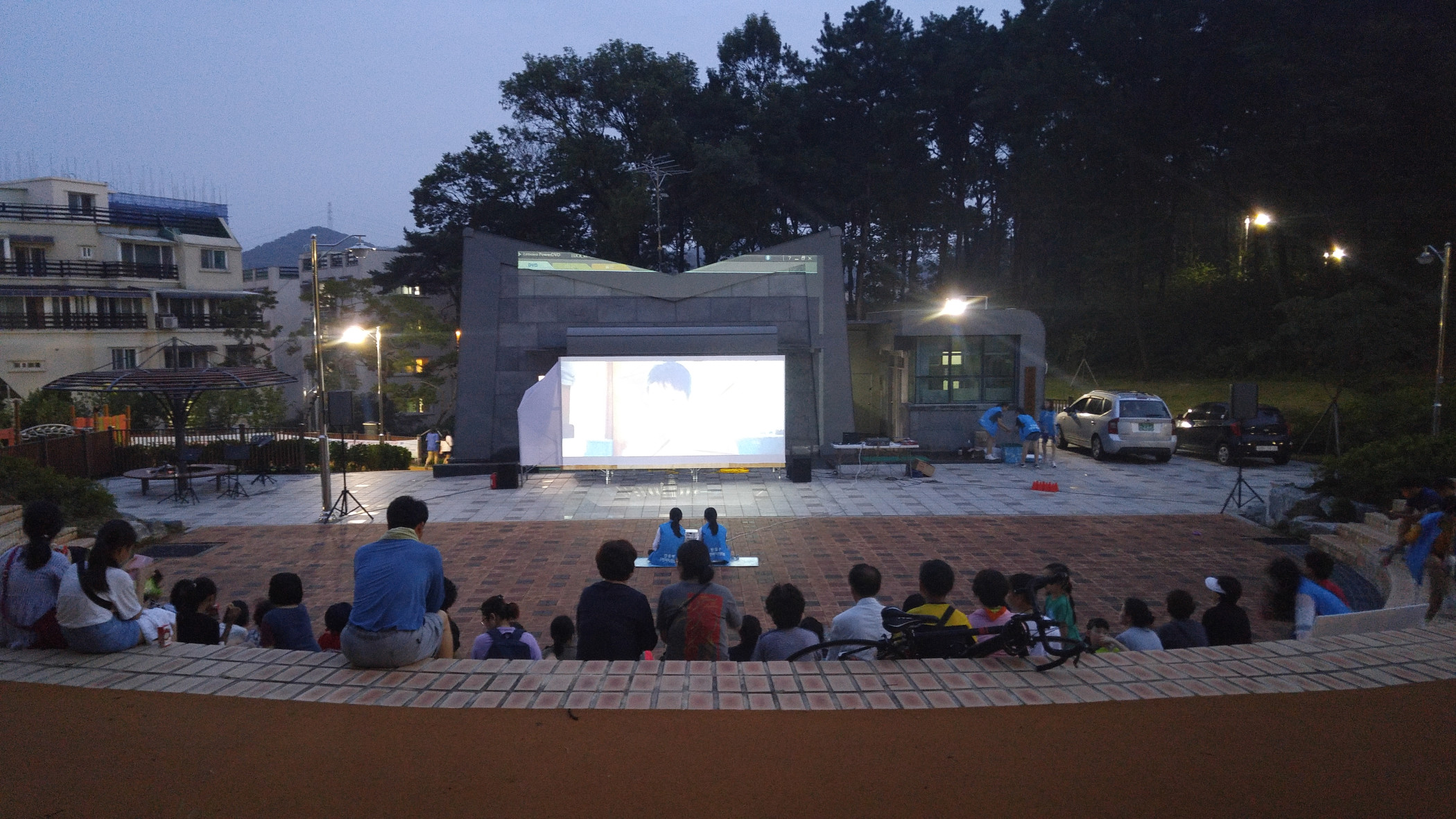 반달마을 한여름 밤의 금요영화제 개최